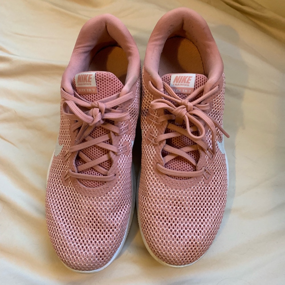 Rose pink Nike’s size 9